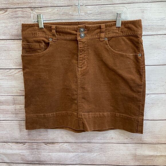 Patagonia Dresses & Skirts - PATAGONIA W’s CORDUROY SKIRT IN BROWN